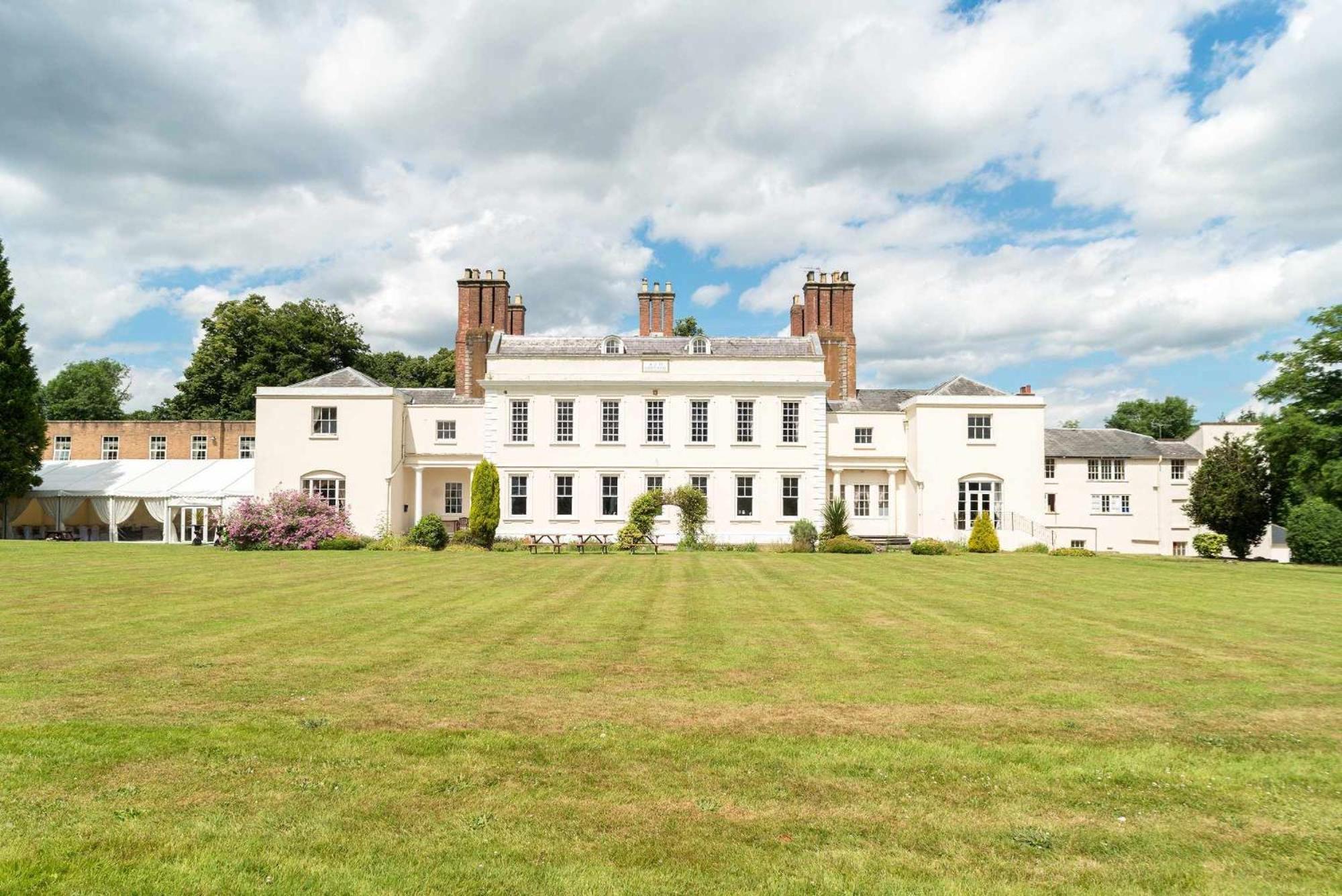 Haughton Hall Hotel & Leisure Club Telford Esterno foto