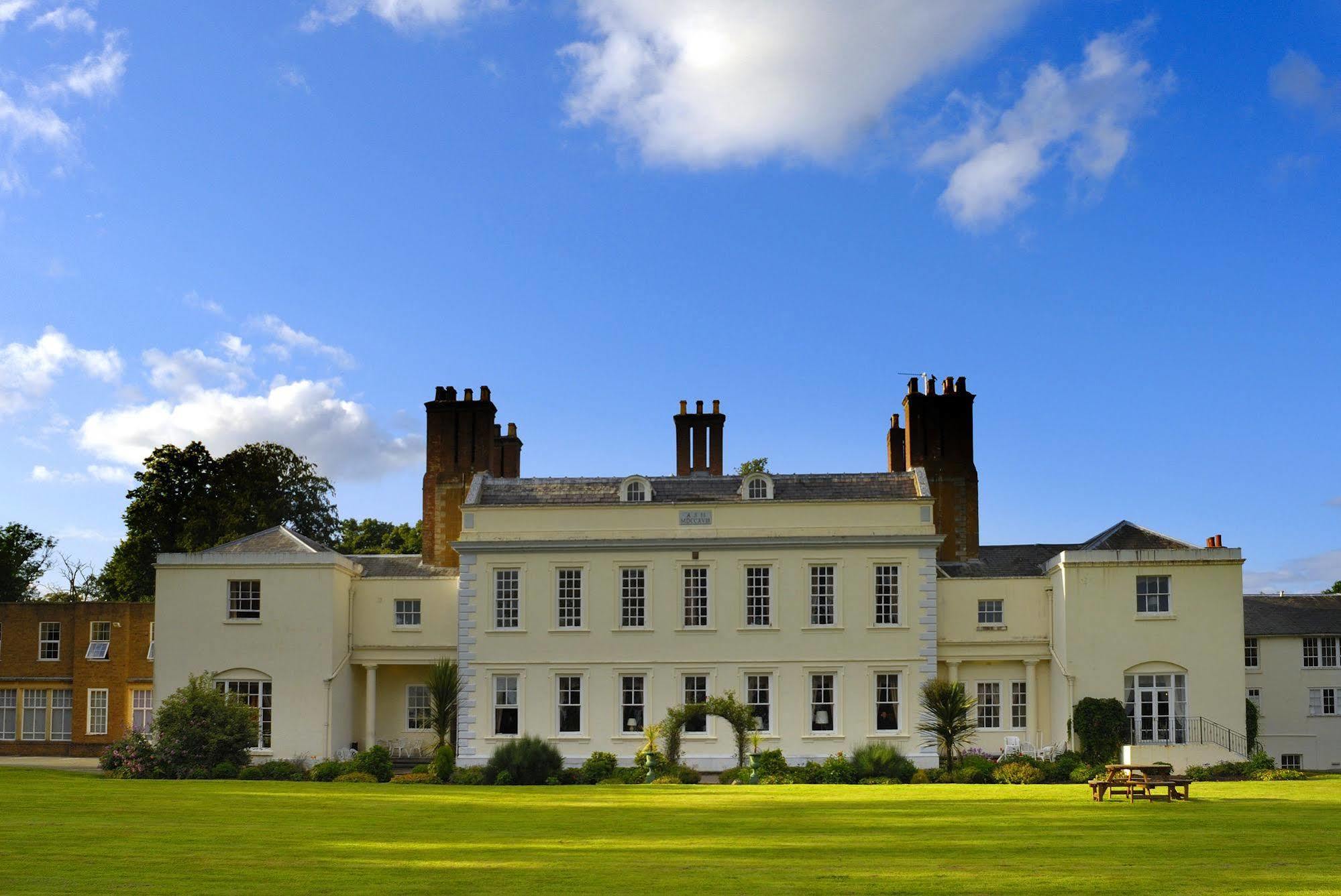 Haughton Hall Hotel & Leisure Club Telford Esterno foto